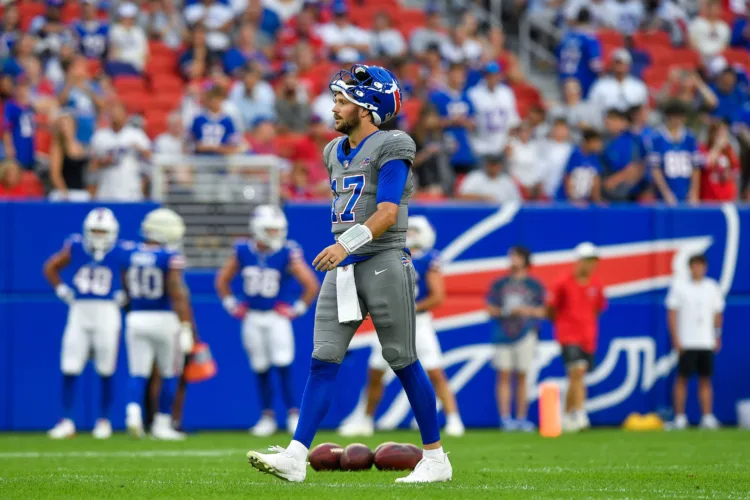 Bills coach Joe Brady enjoys father-son moment before team holds first practice in new stadium